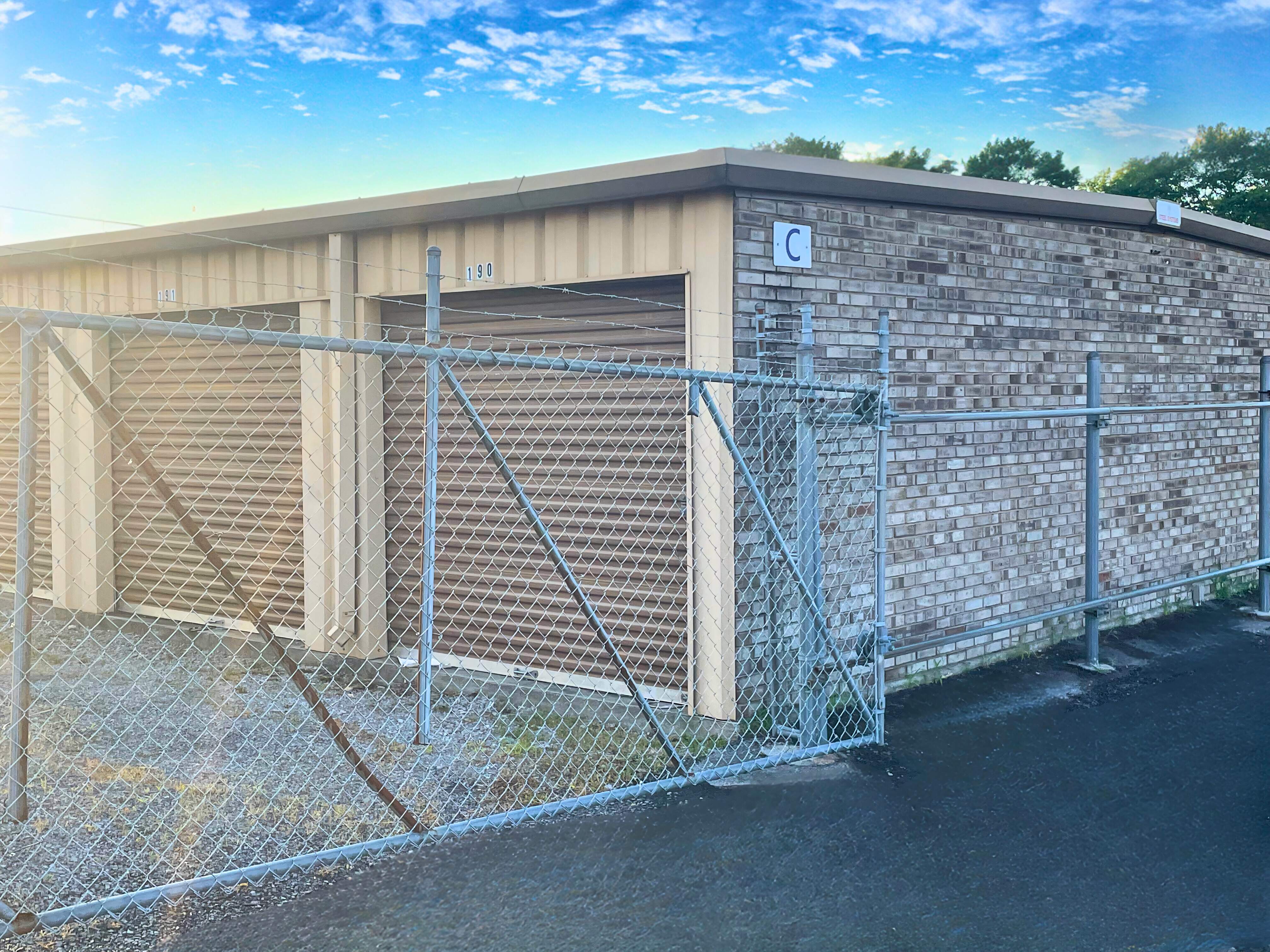 Self storage units Albertville